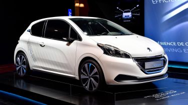 Peugeot在巴黎的突破性的混合动力技术回报