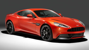 Aston Martin推出了四辆新的Q汽车的鹅卵石海滩