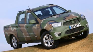 Camo-Clad Ssangyong Korando Sports DMZ是“有点乐趣”