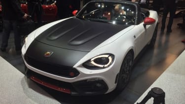 在日内瓦的Abarth 124蜘蛛：现在出售从29,565英镑