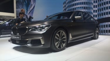 BMW M760LI XDrive现在拥有Twin-Turbo v12的600bhp