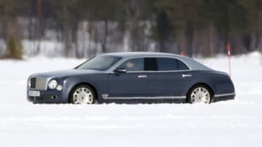 Mammoth Bentley Mulsanne Lwb Spied