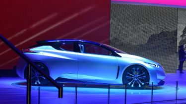 Nissan用新的电池技术和充电网络映射电动汽车未来