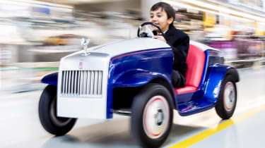 Rolls-Royce建造了一次性电动玩具车