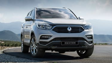 新2017年Ssangyong Rexton SUV：图片和官方细节