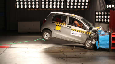 ZERO STARS全部在印度汽车碰撞测试中