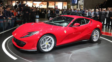 Ferrari 812 Superfast在日内瓦透露，789bhp v12