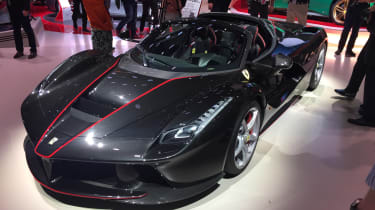 新的Laferrari Aperta在巴黎电机展上透露