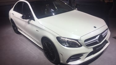 更新的梅赛德斯-AMG C 43在日内瓦推出过