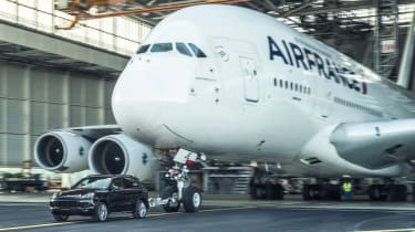 保时捷Cayenne拉空客车A380设定吉尼斯世界纪录