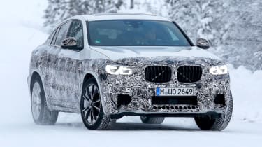 BMW X4 M：新的性能轿跑车的首次间谍镜头