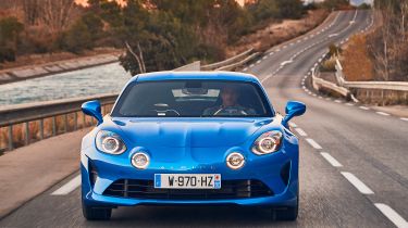 新的Alpine A110运动在途中较少，体重较少，300bhp