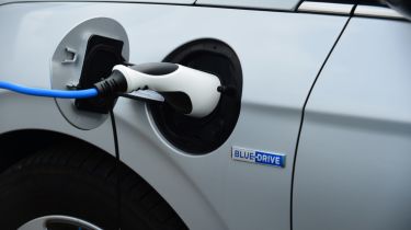 英国电气和插电式混合动力汽车销售达到记录水平