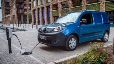 雷诺宣布乘坐电动kangoo 2,000英镑的货车