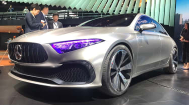 新的梅赛德斯通过概念预览上海的轿车预览