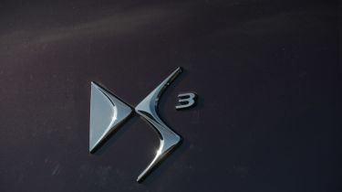 All-Electric DS 3用于巴黎电机展的十字交叉套装