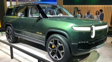 Rivian R1s电动SUV在La发射