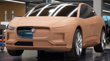 新的Jaguar工厂允许“更加迷人”的设计
