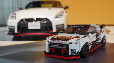 日产GT-R NISMO是最新的接受乐高治疗的汽车