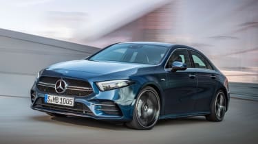 2019年梅赛德斯 -  AMG A 35个轿车加入舱口阵容