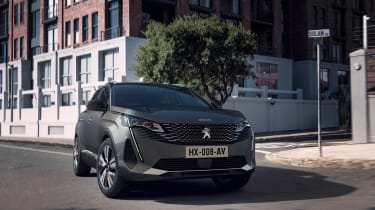 新的2020 Peugeot 3008整容：英国价格确认