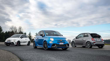 更新的abarth 595范围与新鲜的内部发射