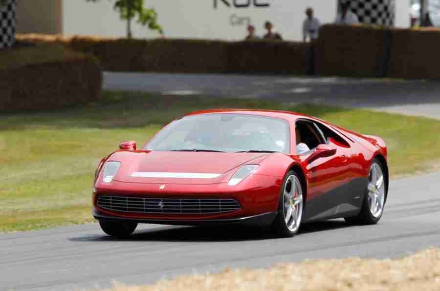 Eric Clapton在Goodwood上显示On-Off Ferrari SP12 EC