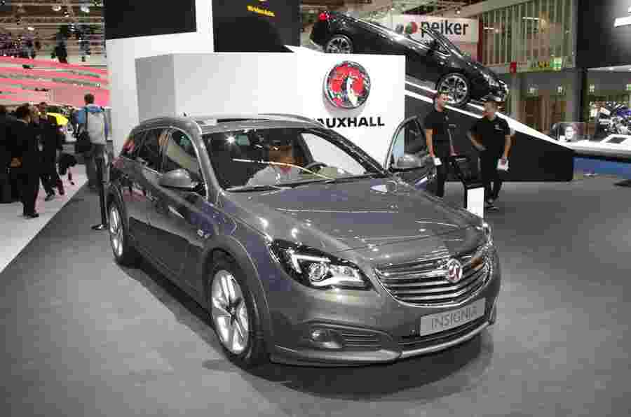 Vauxhall Insignia乡村旅游显示