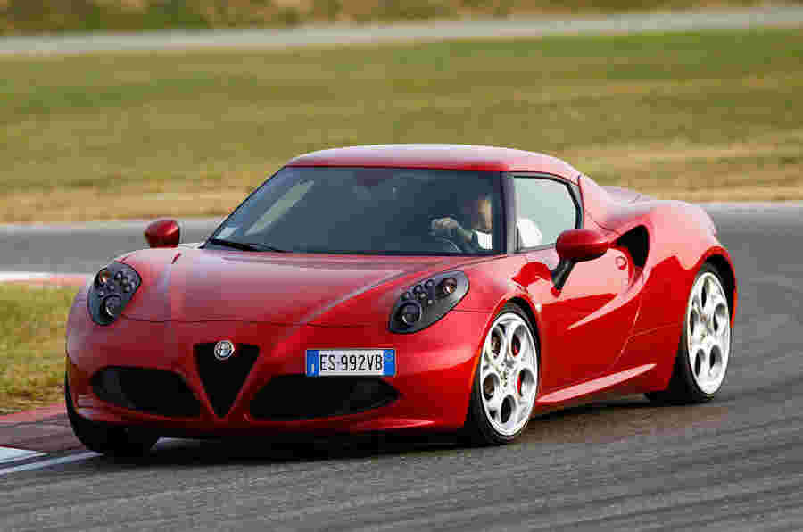 Alfa Romeo 4C轿跑车提供新的头灯设计