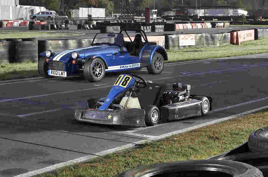 Caterham七与Go-Kart