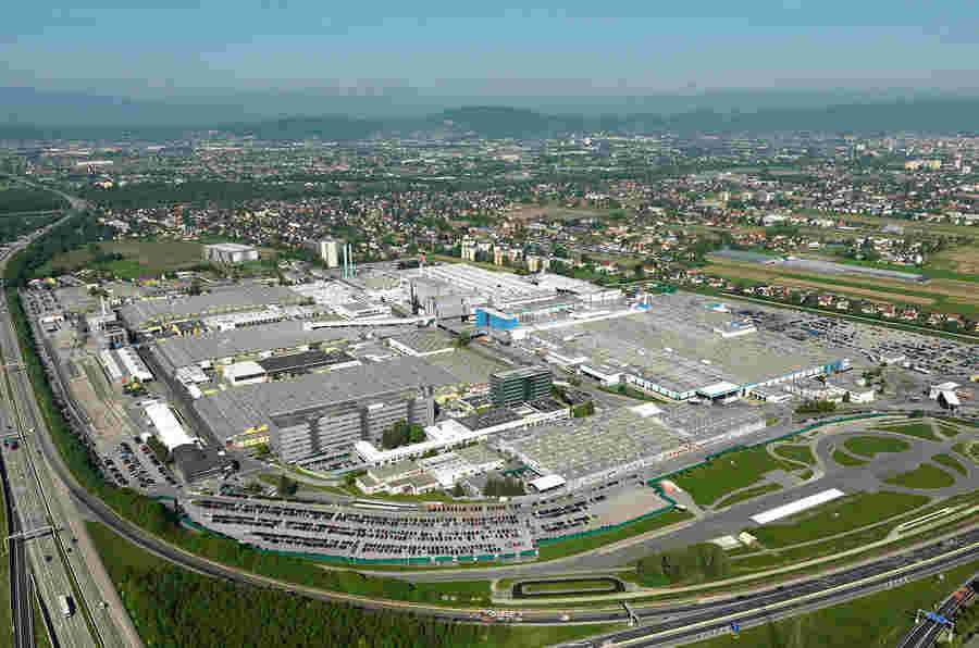 新的Jaguar i-S-S-Pace电池电动车在奥地利的Magna建造