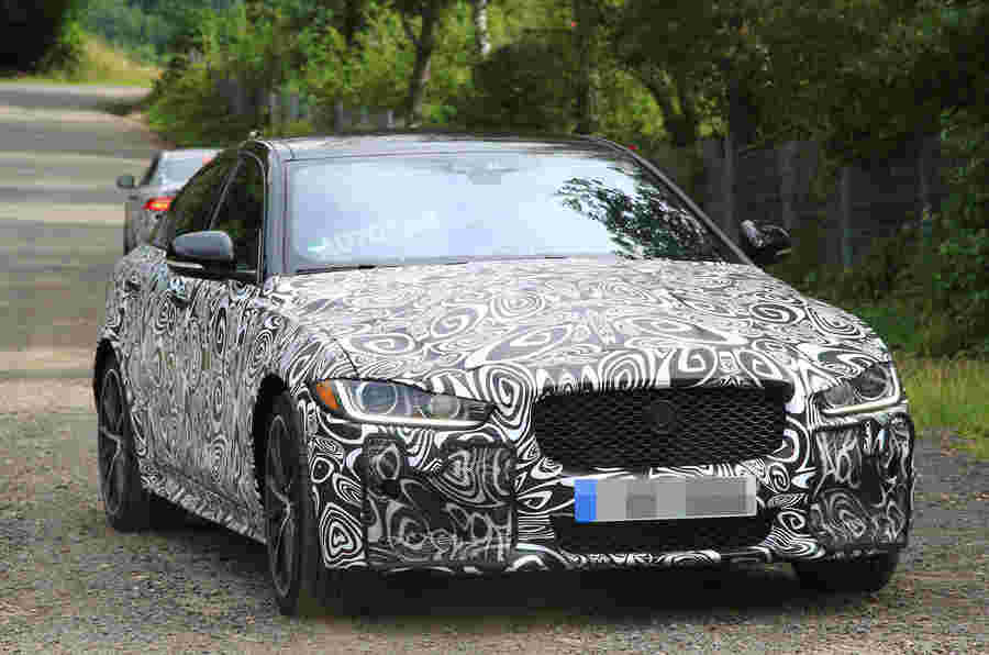 Jaguar XE R开发车风扇新的567BHP v8型号