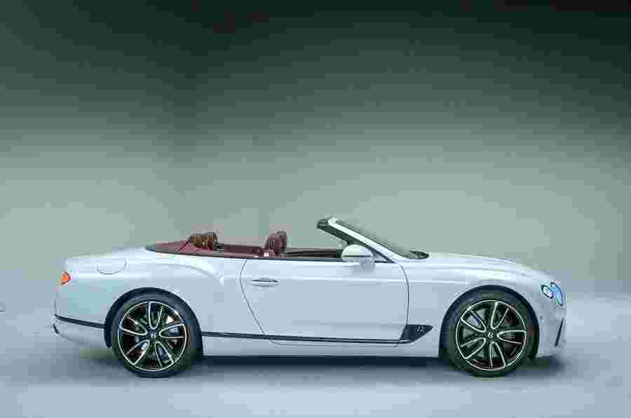 揭露了下落Bentley Continental GTC