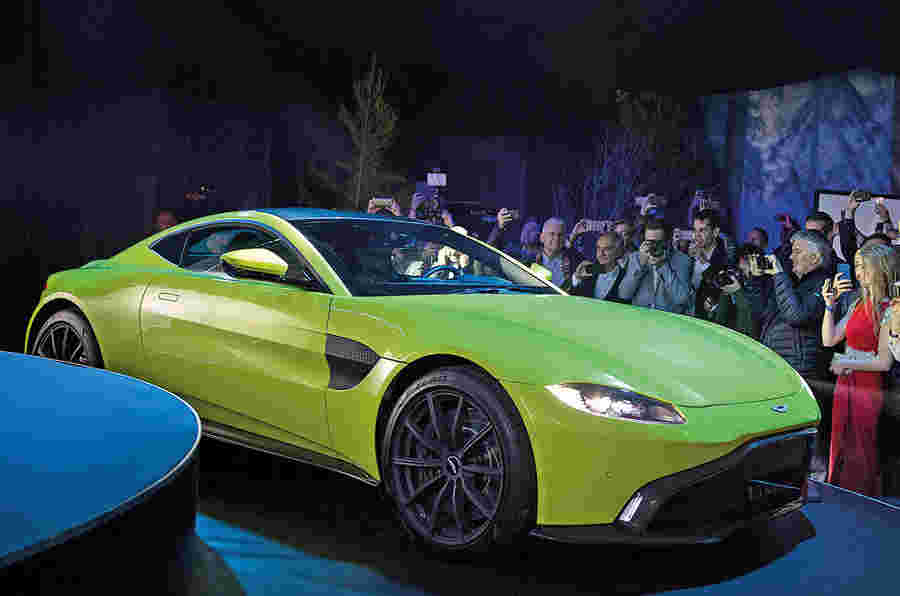 Aston Martin眼睛可能v12 vantage