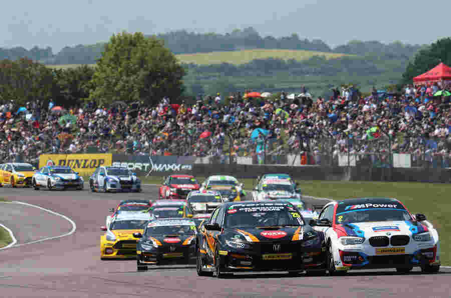 BTCC 2018：Neal得分首先在Thruxton的新本田市民类型r