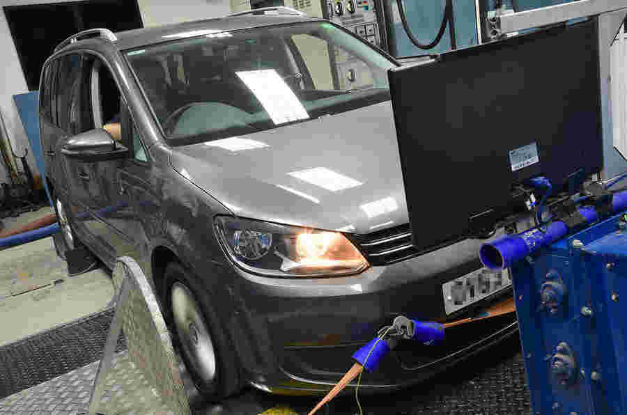 柴油机：VW在软件修复后承认28,600英国投诉