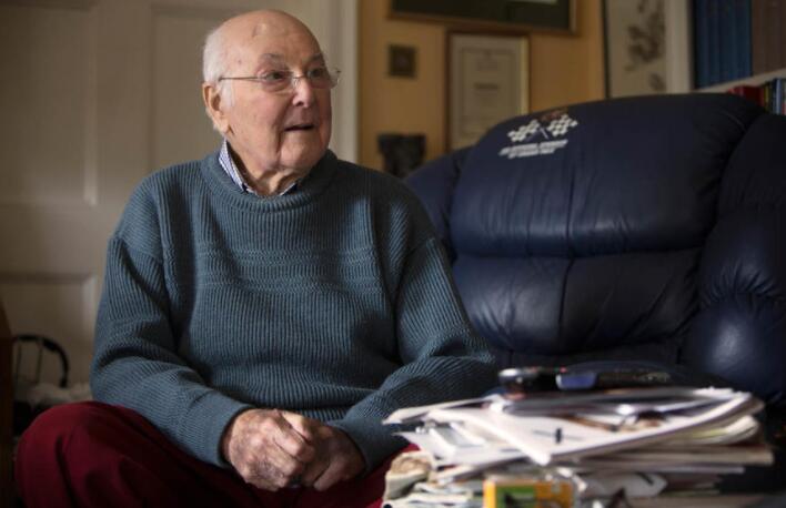 一级方程式评论传奇人物默里沃克去世 享年97岁