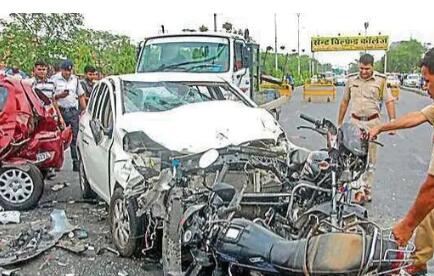Nitin Gadkari呼吁公私合作以减少道路交通事故