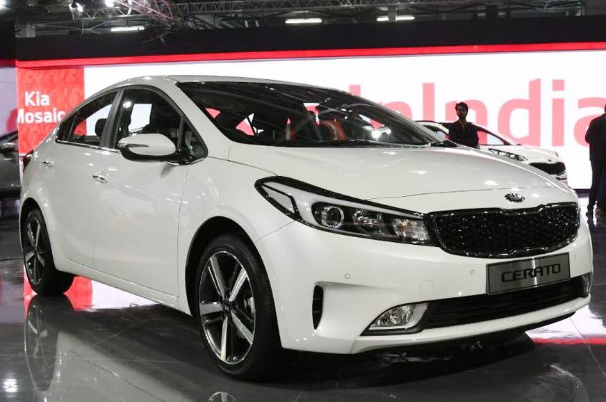 在2018年汽车博览会的显示展出的kia cerato