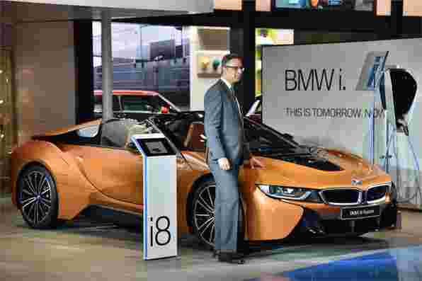 2018 BMW I8 Roadster展示了汽车博览会