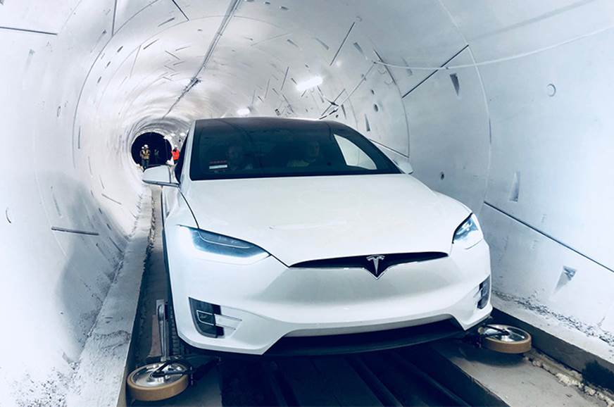 高速EV运输隧道展示Elon Musk