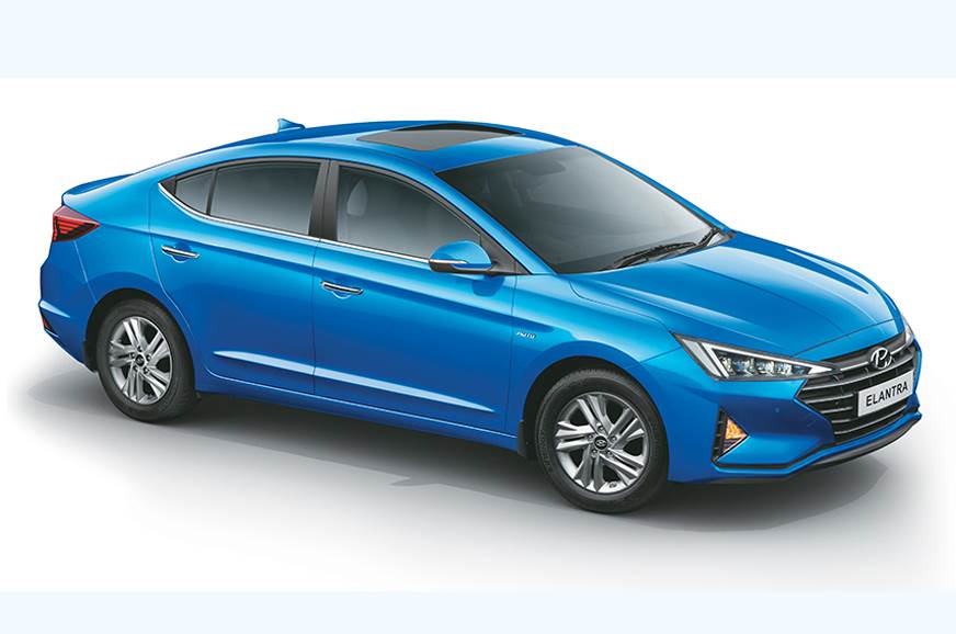 现代Elantra Facelift于15.89卢比推出