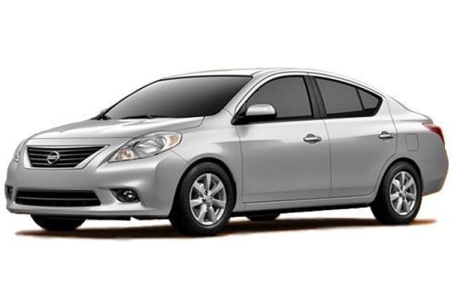 Nissan Sunny价格可以在ETIOS和Verna Petrol Base Valiants之间放置