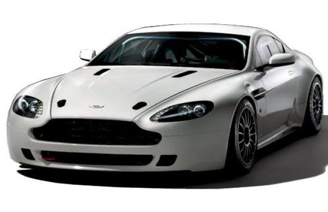 Aston Martin今天在法兰克福电机展上推出两个新的碳版DBS跑车