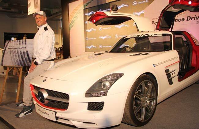 梅赛德斯 - 奔驰印度为汽车爱好者带来了性能驱动