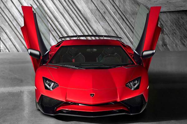 Lamborghini Aventador SV Roadster将于8月亮相