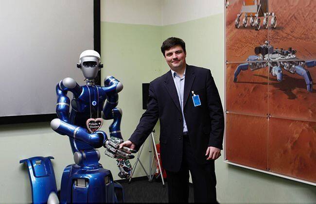 福特研究空间机器人用于连接的车辆通信