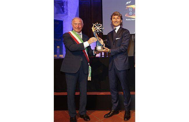 Lamborghini CEO收到“Premio Internazionalal Barsanti e Matteucci”
