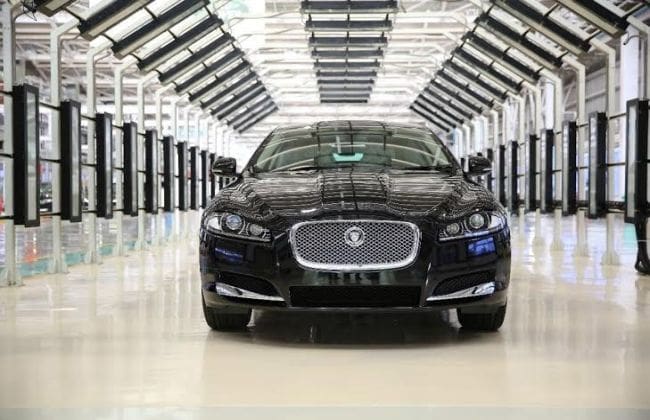 Jaguar XF 2.0-升汽油推出了48.3卢比