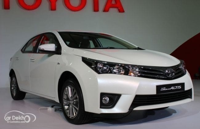 2014 Toyota Corolla Altis可以到达这个可能;里面的细节